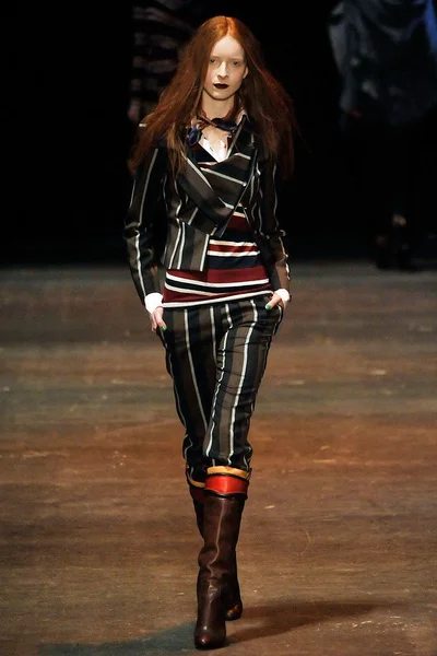 Look 18